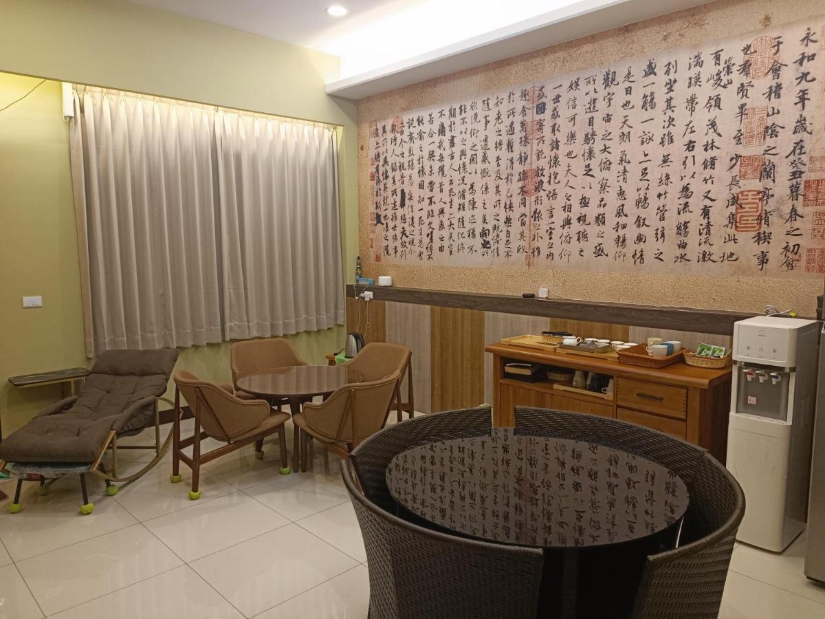 怡然自得-智能主題民宿 Zhushan Esterno foto